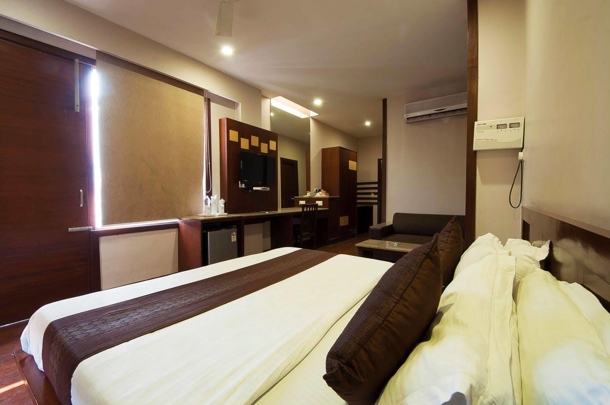 Fabhotel Basera Amritsar Extérieur photo