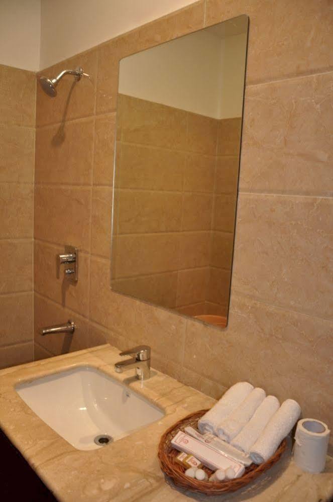 Fabhotel Basera Amritsar Extérieur photo